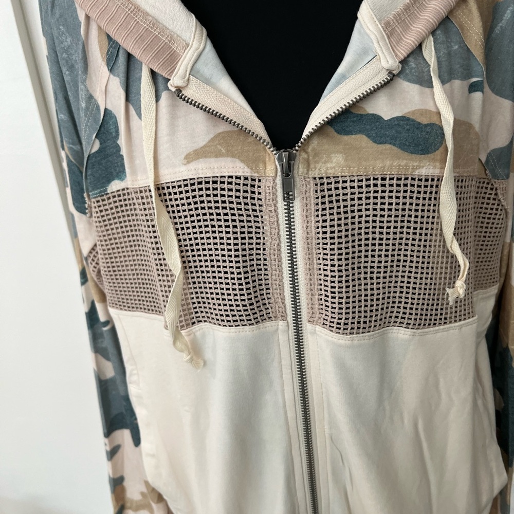 Mystree Cream and Green Zip-Up Jacket and joggers Set - Picture 4 of 15